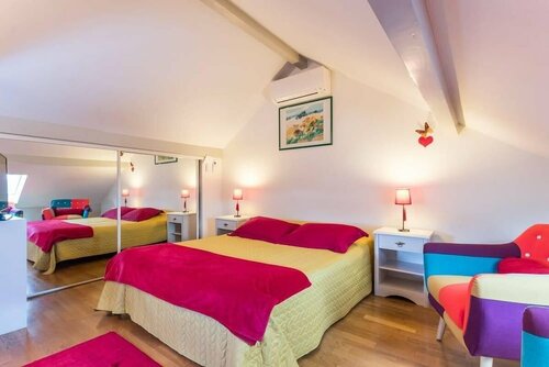 La Noue Aubain, Book Hotel Hoteller i Burgund med parkering, Parkering