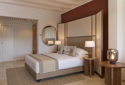 Baia Di Chia Resort Sardinia, Curio Collection By Hilton, Buchen Sie Resort Domus de Maria Südsardinien