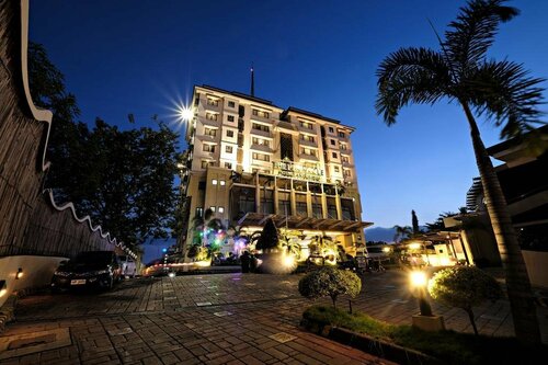 The Pinnacle Hotel and Suites, Reservar Hotel Hotéis de negócios em Mindanao, 4* 5*