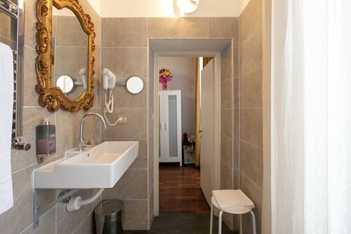 Golden Rooms Piazza di Spagna, Забронировать Отель Спанья Рим, рядом с Репубблика — Театро-делль-Опера
