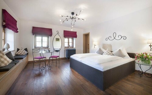 Romantik Hotel Chalet am Kiental, Забронировать Шале Хершинг-ам-Аммерзе Starnberg Five Lakes Region