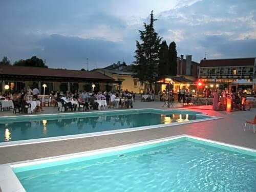 Gelindo Dei Magredi, Забронировать Курортный отель Виваро Венеция-Джулия