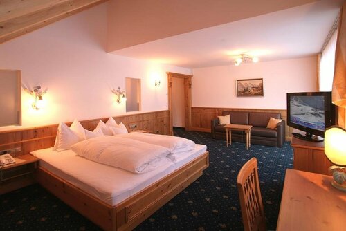 Hotel Fatlar, Забронировать Отель Отели Ишгль 3 звезды, 3*