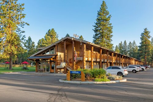 Best Western Ponderosa Lodge, Забронировать Отель Систерс Bachelor, рядом с Туристская тропа Peterson Ridge