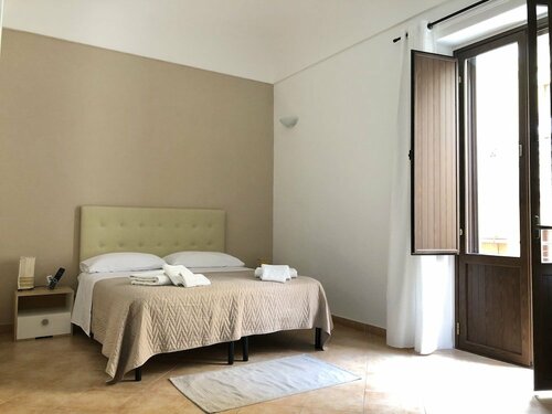 La Trinacria Rooms, Book Bed and Breakfast Hoteller i Sicilien med parkering, Parkering