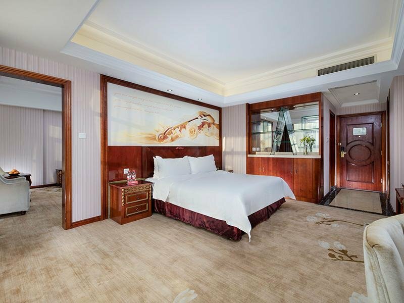 Vienna Hotel Shenzhen Pingshan Highway Station