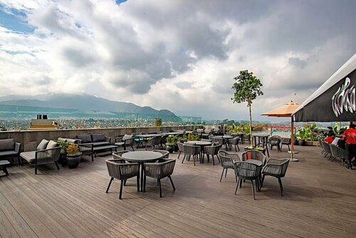 Ramada Encore By Wyndham Kathmandu Thamel, Забронировать Отель Отели Тамель с бассейном, Бассейн