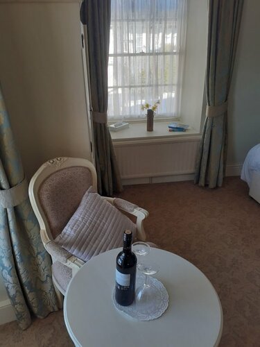 Gwesty Feathers, Rezervați Hotel Hoteluri în Dyfed cu parcare, Parcare