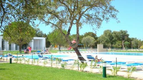 Parque de Campismo Orbitur Montargil, Забронировать Кемпинг Отели Alto Alentejo с бассейном, Бассейн