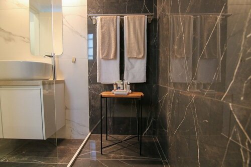 Phaedrus Living: Seaside Luxury Flat Limnaria 152, Rezerwuj Apartament Hotele w Pafos z Parkingiem, Parking