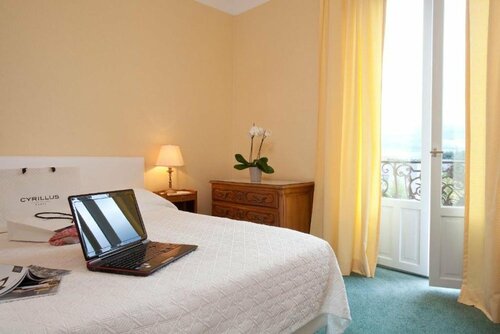 Hotel Royal Saint-Mart, Book Hotel Hoteller i Rhône-Alps med parkering, Parkering