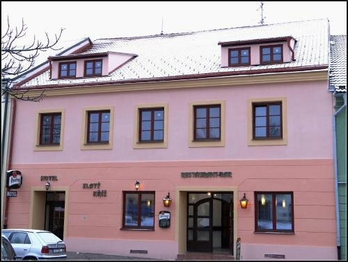 Hotel Zlatý Kríž, Boek Hotel Kaplice 
