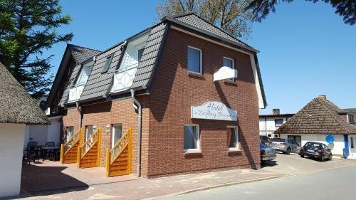 Hotel Dorfkrug Büsum, Забронировать Отель Бюзум Dithmarschen
