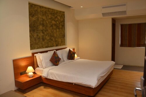Comfort Inn Prince hotel, Забронировать Отель Бхудж штат Гуджарат, рядом с Shree Swaminarayan Temple