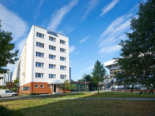 Hotel an der Stadthalle Rostock HBF, Забронировать Отель Отели Мекленбург-Померания с парковкой, Парковка