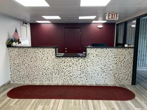 Magnuson Hotel East Syracuse, Забронировать Отель Сиракьюс Finger Lakes