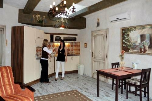 Hotel Villa Classica, Забронировать Отель Папа 