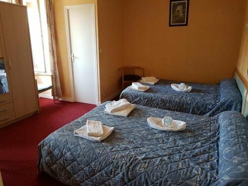 Hotel de la Gare, Забронировать Отель Доль-де-Бретань Mont Saint-Michel Bay