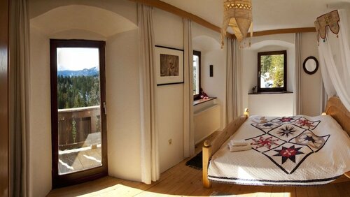Yoga Resort AlpenRetreat, Забронировать Гостевой дом Отели Тироля с парковкой, Парковка