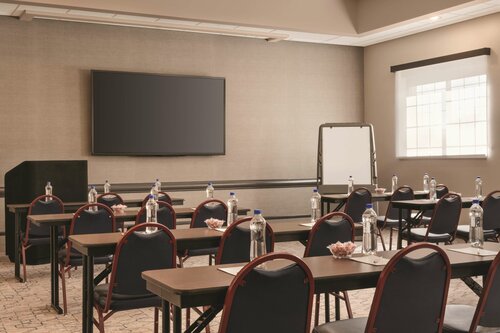 Country Inn & Suites by Radisson, Grand Rapids East, MI, Забронировать Отель Гранд-Рапидс 