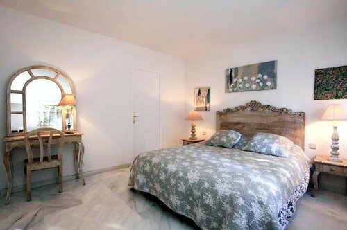 Apartment Borromees, Забронировать Апартаменты/квартира Отели Приморских Альпы с парковкой, Парковка