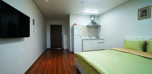 Jeju J Pension, Забронировать Гостевой дом Отели Согвипхо с парковкой, Парковка