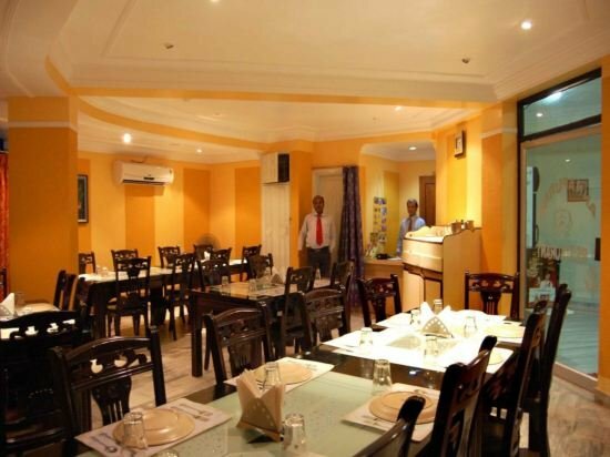 HOTEL NILADRI PREMIUM