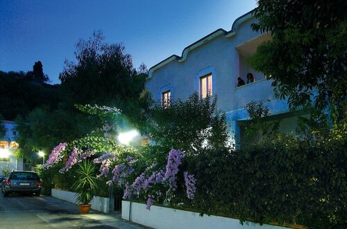 Hotel La Pineta, Buchen Sie Hotel Tropea Kalabrien