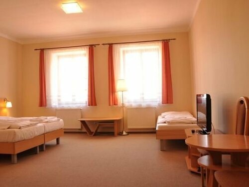 Hotel v Centru, Забронировать Отель Отели Ческе-Будеёвице с завтраком, Завтраки