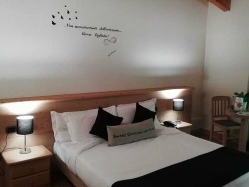 Ai Cadelach Hotel Giulia, Забронировать Отель Ревине-Лаго Венето