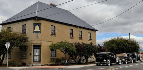 Blue Bell Inn, Забронировать Отель  