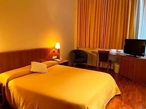 Hotel Berga Park, Book Hotel Berga Bergueda