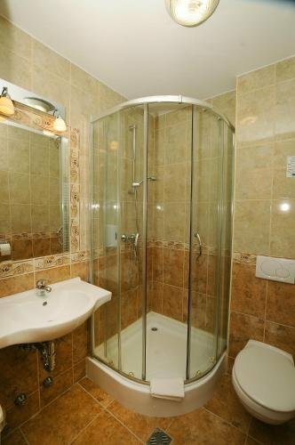 Hotel Barbakán, Rezervați Hotel Beci Baranya