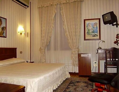 Hotel Italia City Center, Забронировать Отель Отели Мантуя с парковкой, Парковка