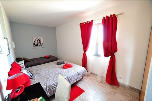 Le Saint Victor, Book Hotel Hoteller i Rhône-Alps med parkering, Parkering