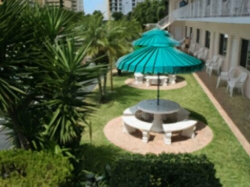 Wave Beach Vacation Rentals, Забронировать Отель Помпано-Бич Broward County, рядом с Diamond Strike