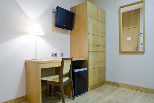 Windsor Puerta del Sol, Забронировать Хостел Хостелы Мадрида, рядом с Станция метро Callao, Хостел
