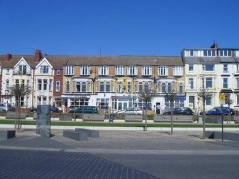 Yorkies Guest House Bridlington, Забронировать Отель Отели Йоркширских вересковых поля 3 звезды, 3*