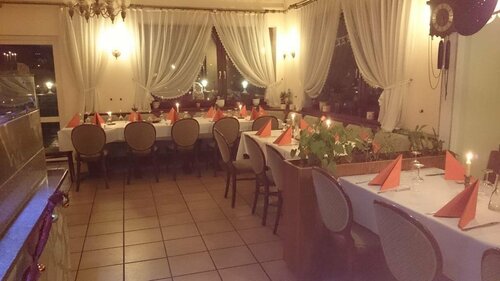 Hotel zum Goldenen Wagen, Забронировать Отель Маульбург Markgräflerland