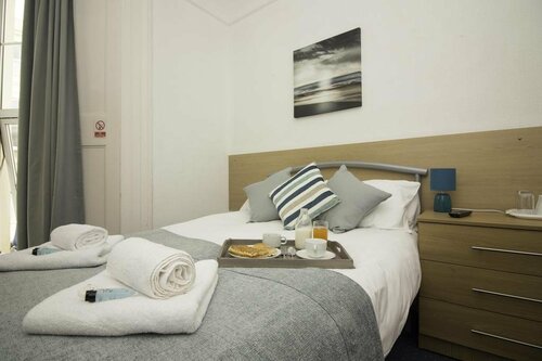 Weston Super Mare Guest House, Rezervați Pensiune Pensiuni în Merseyside, Pensiune