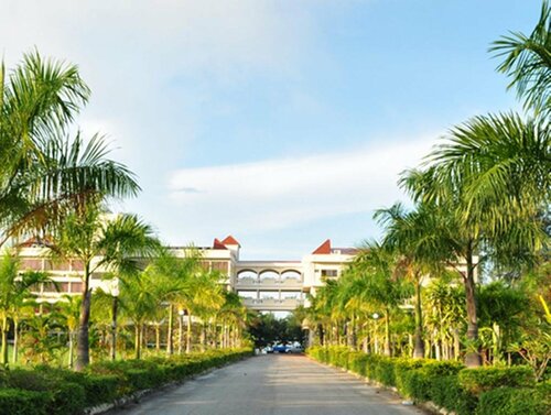 Mae Pim Resort Hotel, Забронировать Курортный отель Отели провинции Районг с бассейном, Бассейн