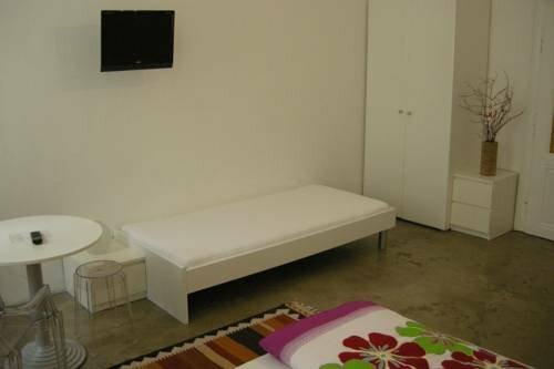 Rentyourroom, Prenota Hotel 04. Wieden Vienna, vicino a Stazione Centrale di Vienna