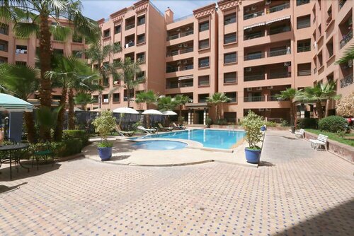 Caprice Palace, Забронировать Отель Отели Ивернаж 3 звезды, 3*