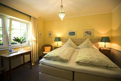 Das kleine Hotel am Park Garni, Забронировать Отель Отели Биспинген с парковкой, Парковка