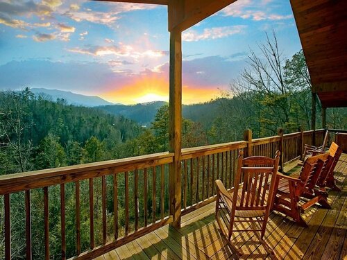 Bear Hunter by Jackson Mountain Rentals, Забронировать Дом для отпуска Отели Great Smoky Mountains National Park с парковкой, Парковка