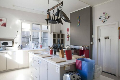 Moana Lodge, Đặt Khách sạn Porirua Wellington
