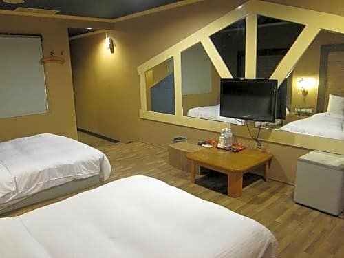 Da Chien Hotel, Забронировать Отель Саньмин 
