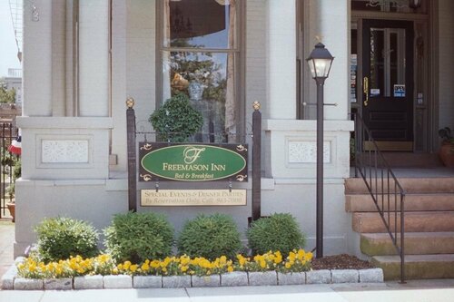 The Inn at Four Eleven York, Book Bed and Breakfast Norfolk Virginia
