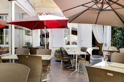 Logis Hôtel de la Tour Libourne, Забронировать Отель Отели Либурн с завтраком, Завтраки