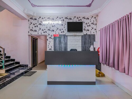 OYO 8929 Home Stay Siddhartha Residency, Забронировать Отель Педда-Уолтайр штат Андхра-Прадеш
